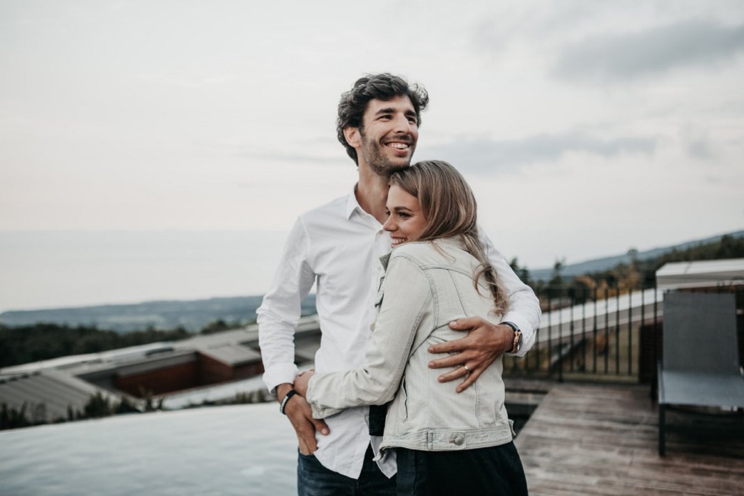 Confiança não é saber as senhas um do outro, confiança é ter certeza de que é amado